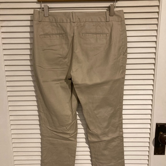 SOLD Banana Republic Hampton Pant in Tan Size 4 - Picture 5 of 5